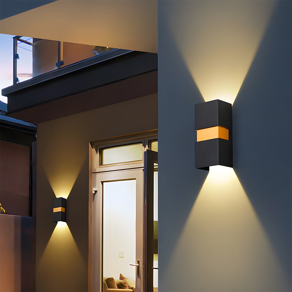 Fenaro Outdoor Wall Light