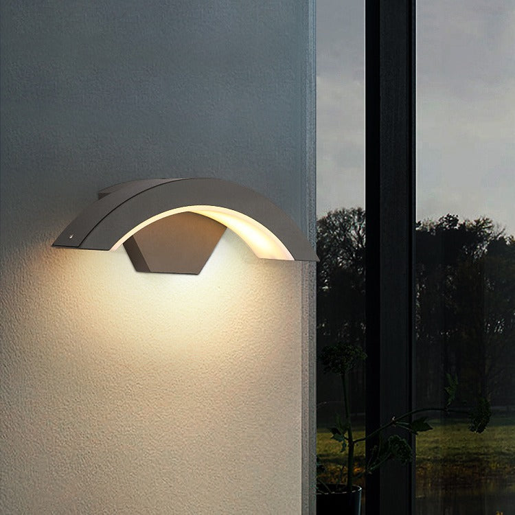 Feloré Outdoor Wall Light