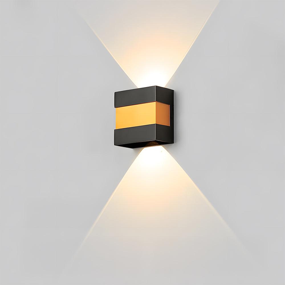 Fenaro Outdoor Wall Light