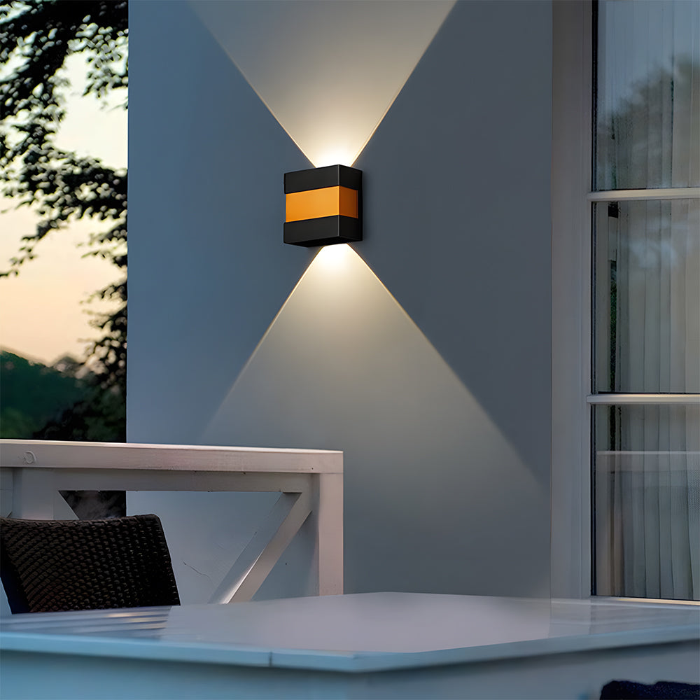 Fenaro Outdoor Wall Light