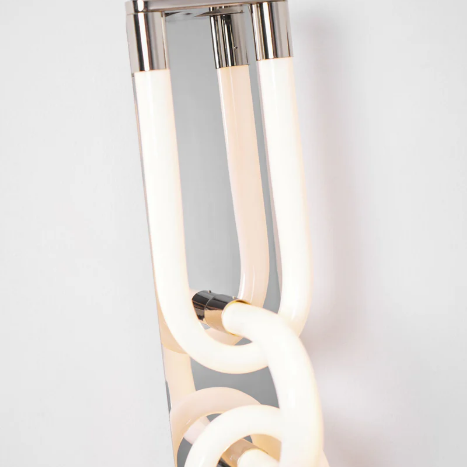 Loracus Wall Light