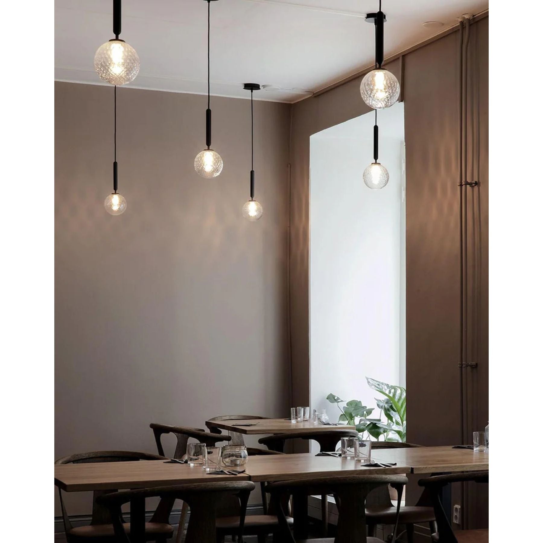 Sircae Orb Pendant Light