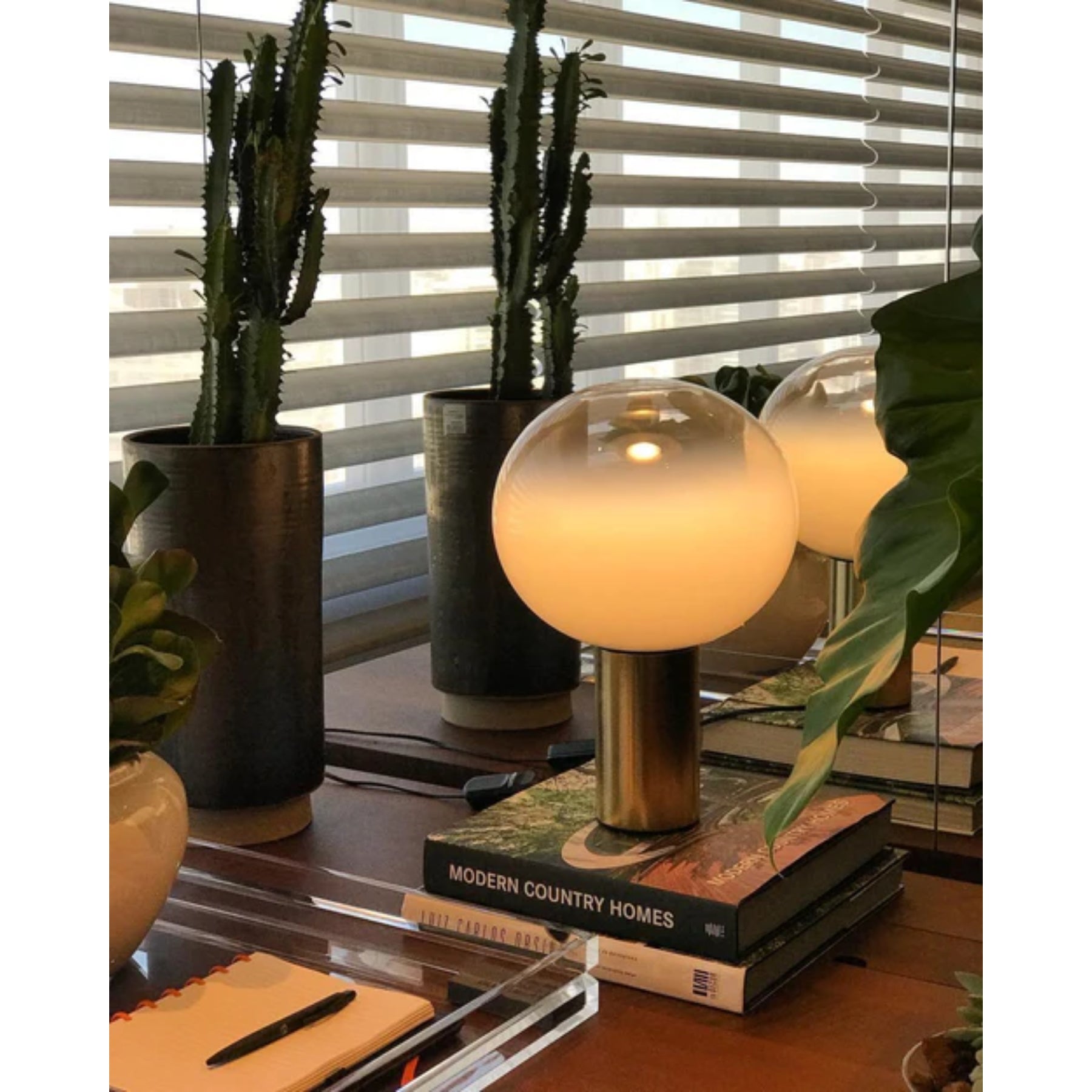 Leguno Table Lamp