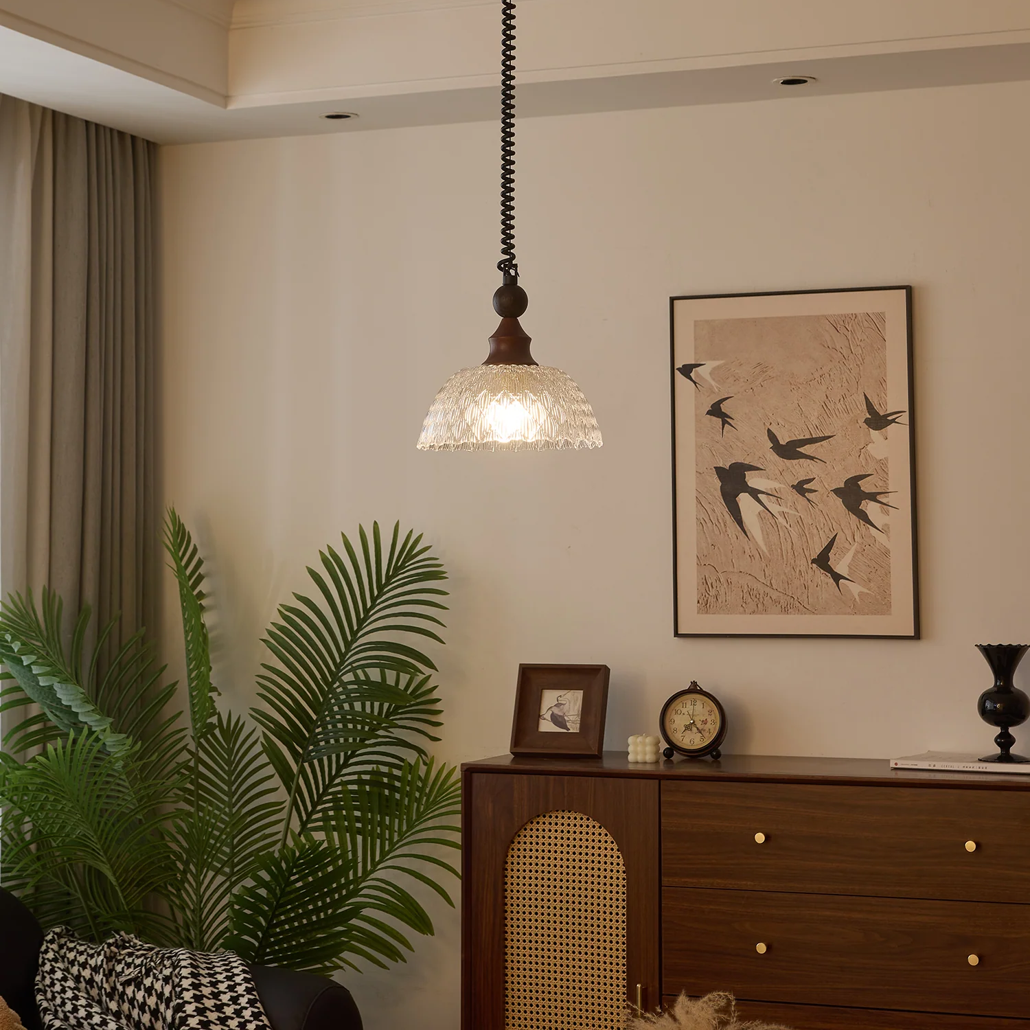 Movella Pendant Light