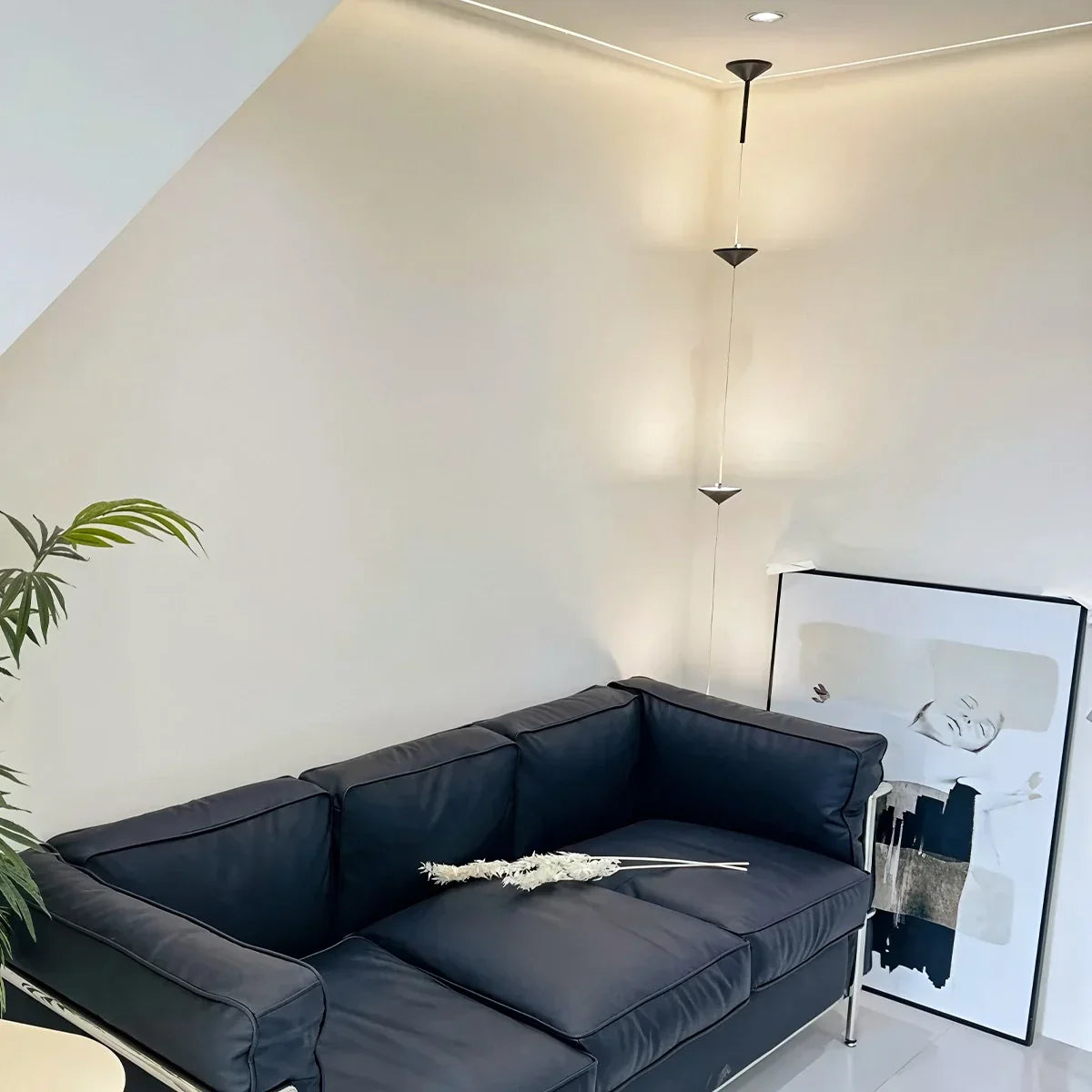 Oziller Floor to Ceiling Light
