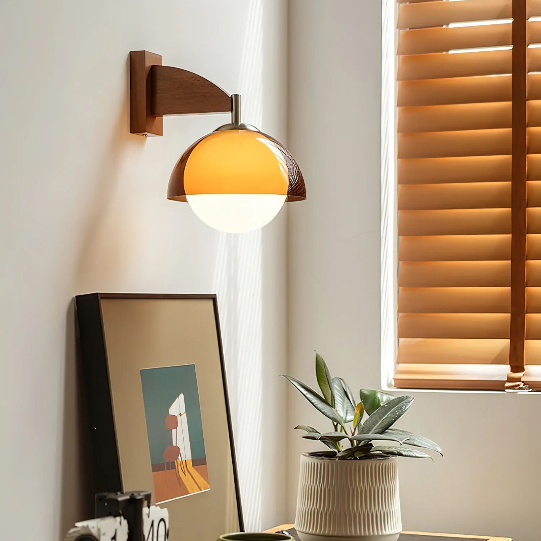 Letova Wall Light
