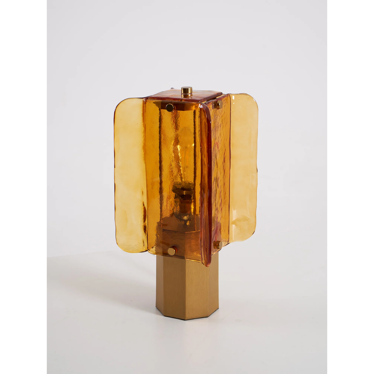 Velynessa Table Lamp