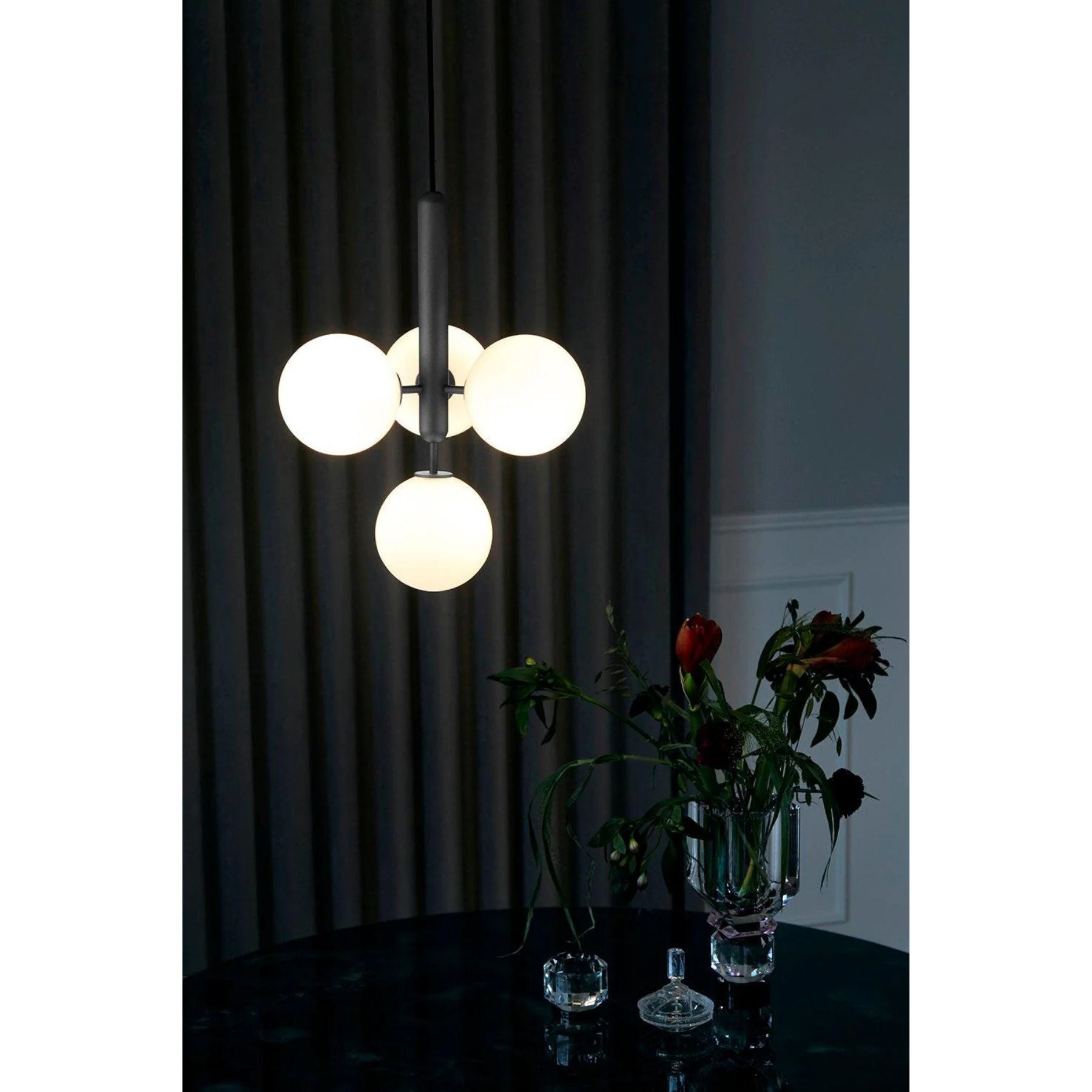 Sircae Orb Pendant Light