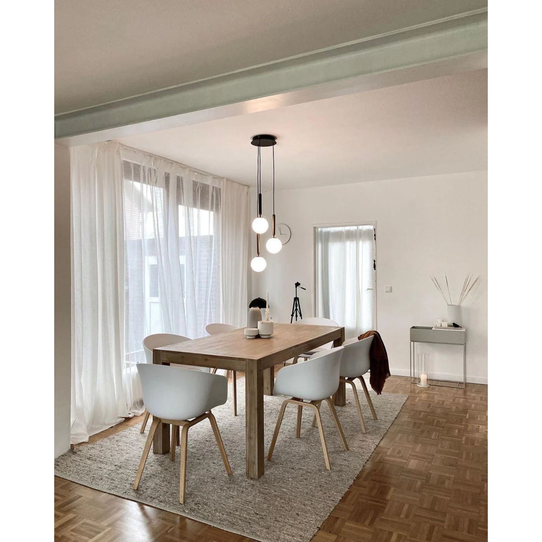 Sircae Orb Pendant Light