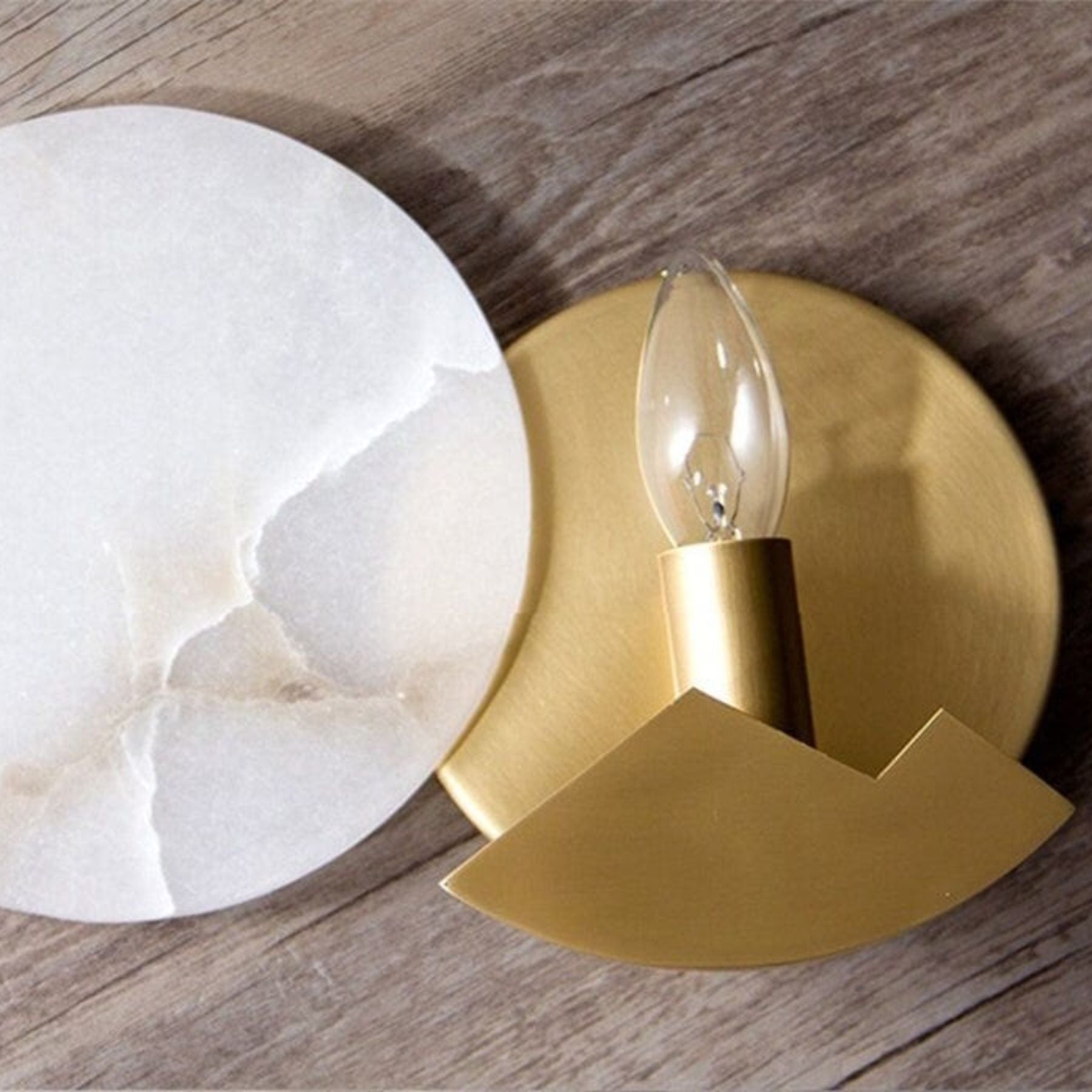 Pelzan Alabaster Wall Light
