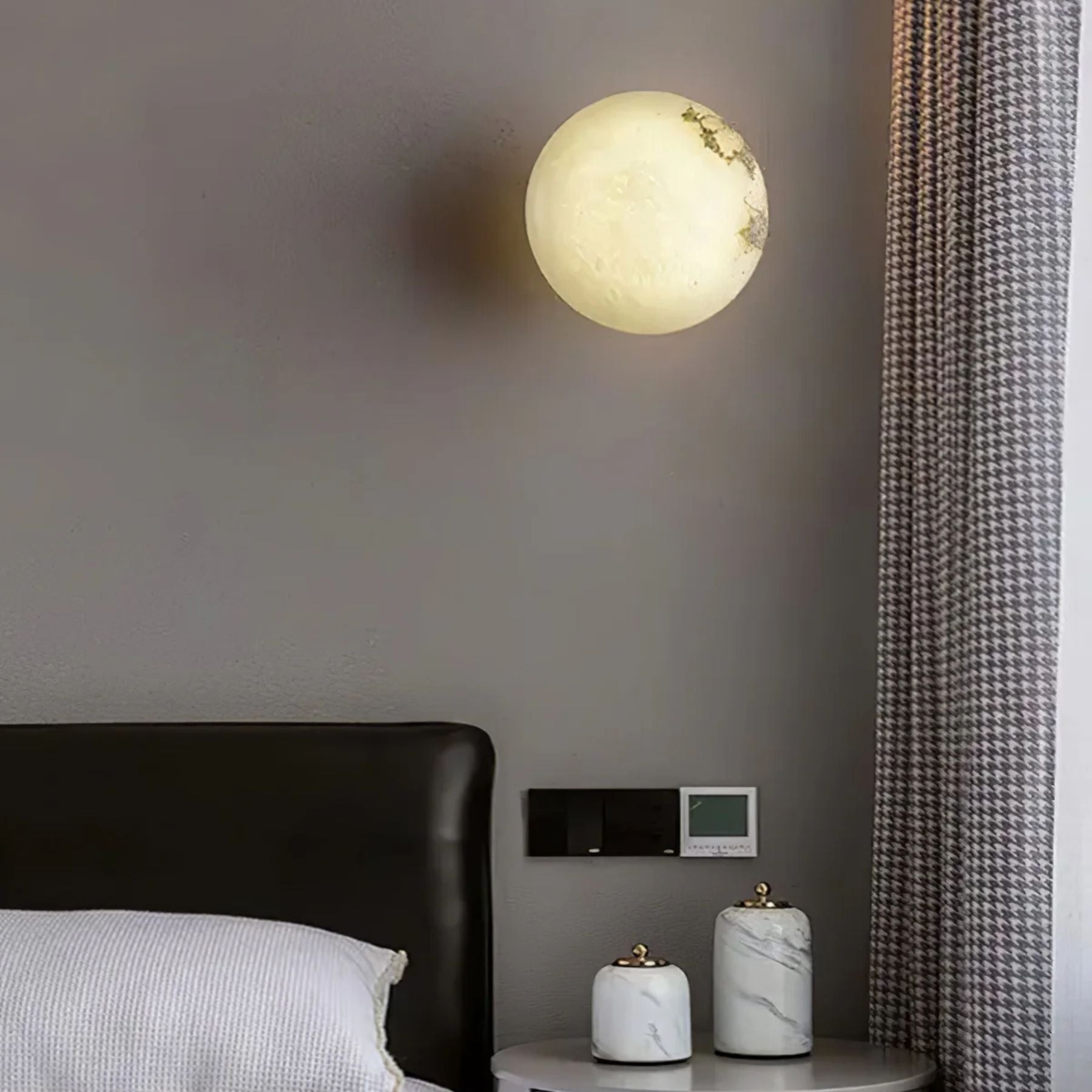 Libaro Orb Wall Light