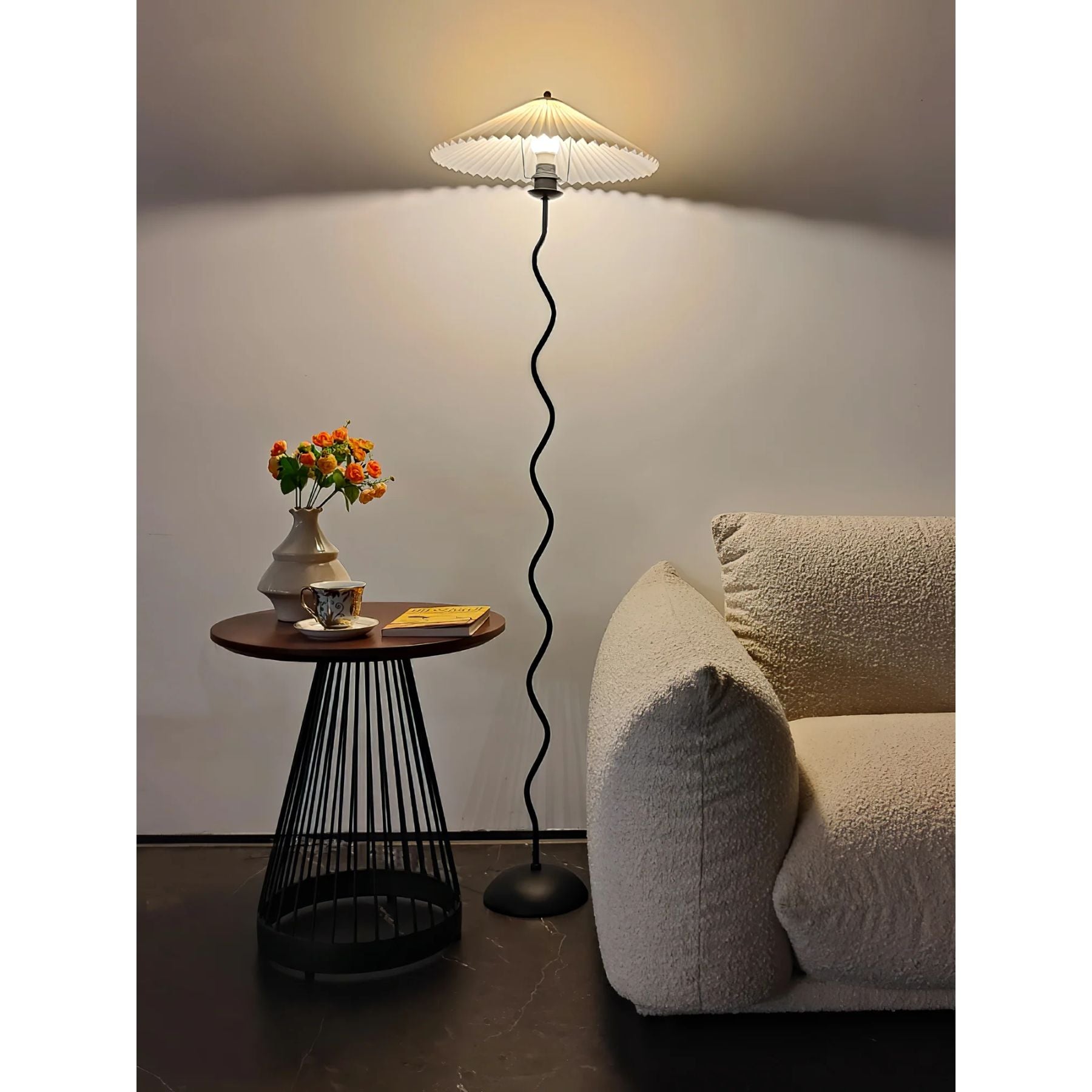 Suiggel Floor Lamp