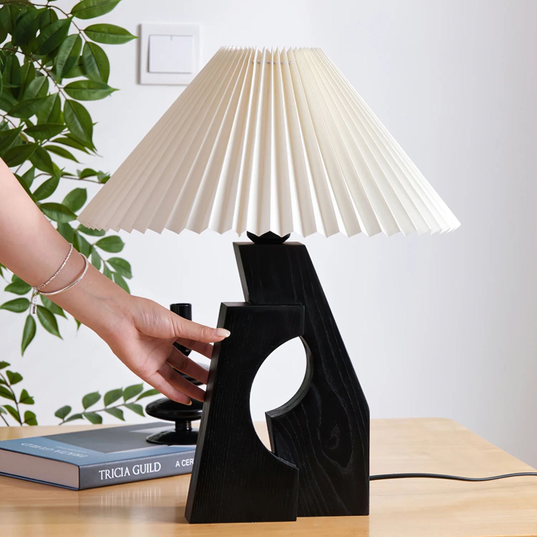 Zelayn Ribbed Table Lamp