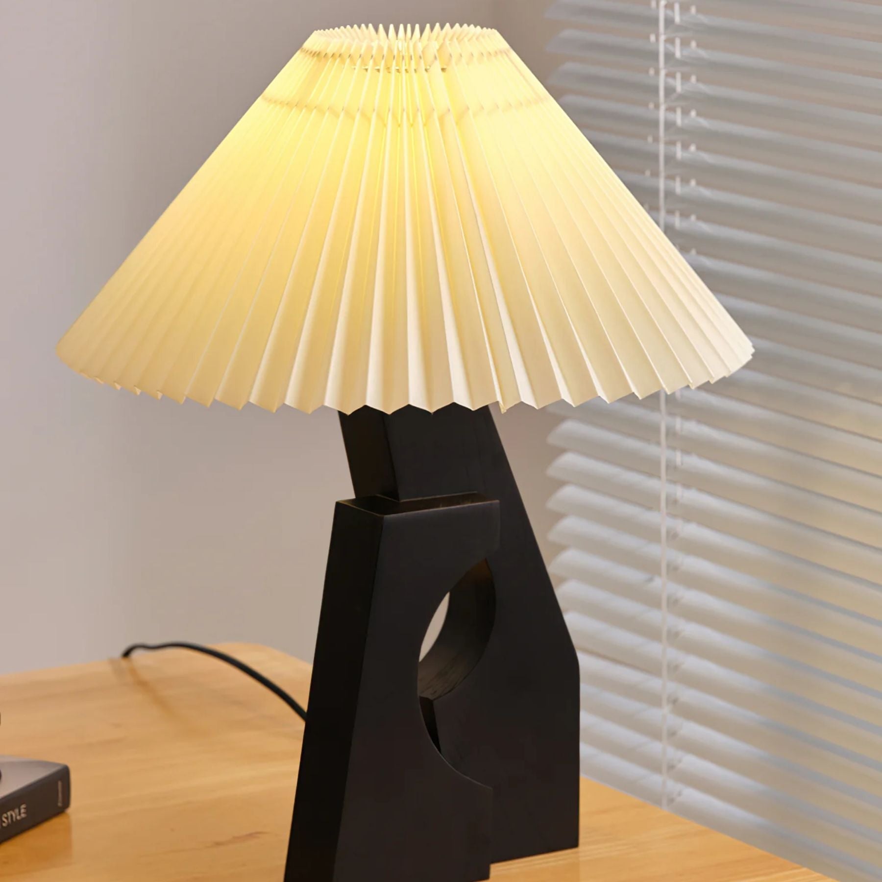 Zelayn Ribbed Table Lamp