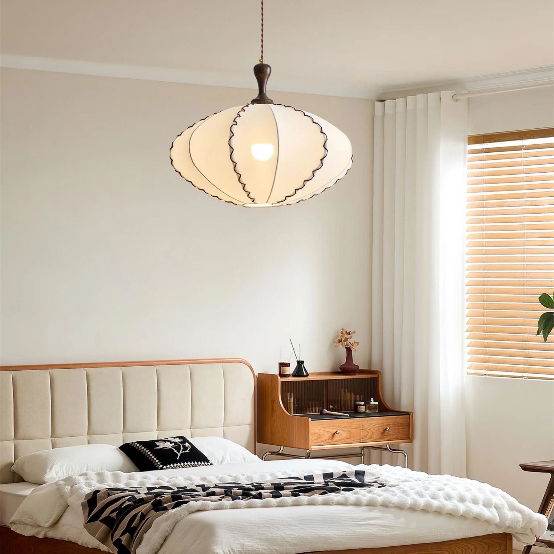 Lemucian Pendant Light