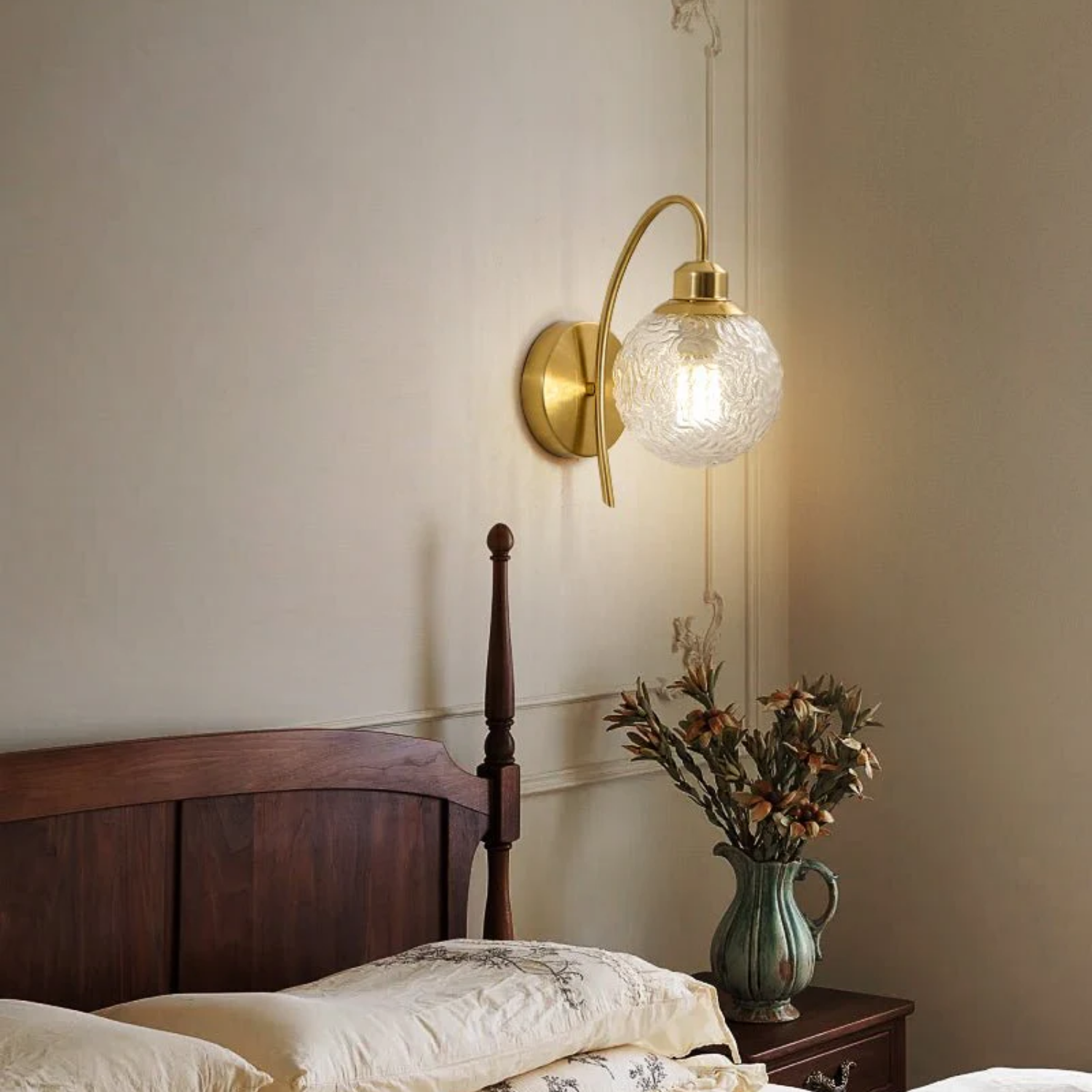 Locova Wall Light