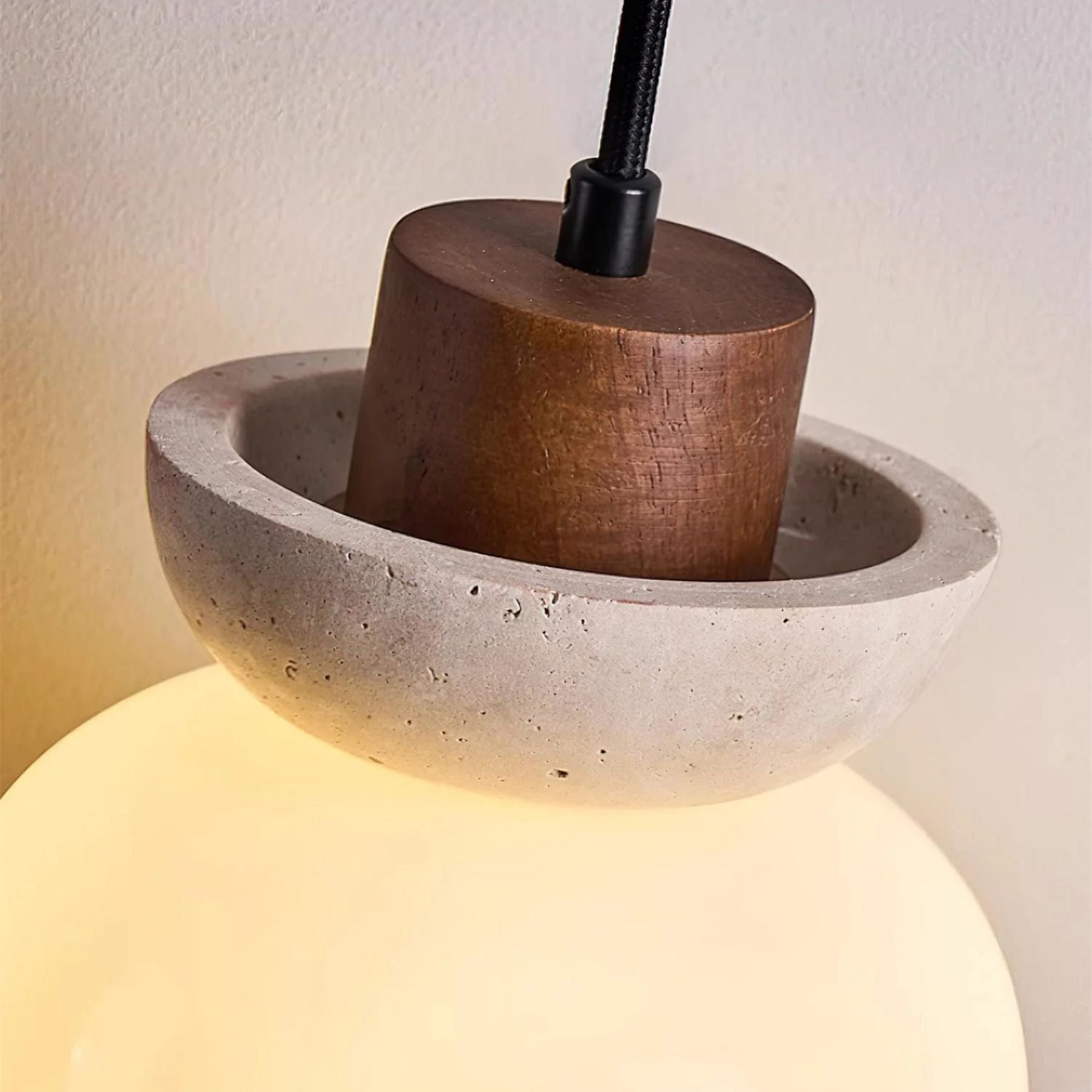 Loapina Pendant Light