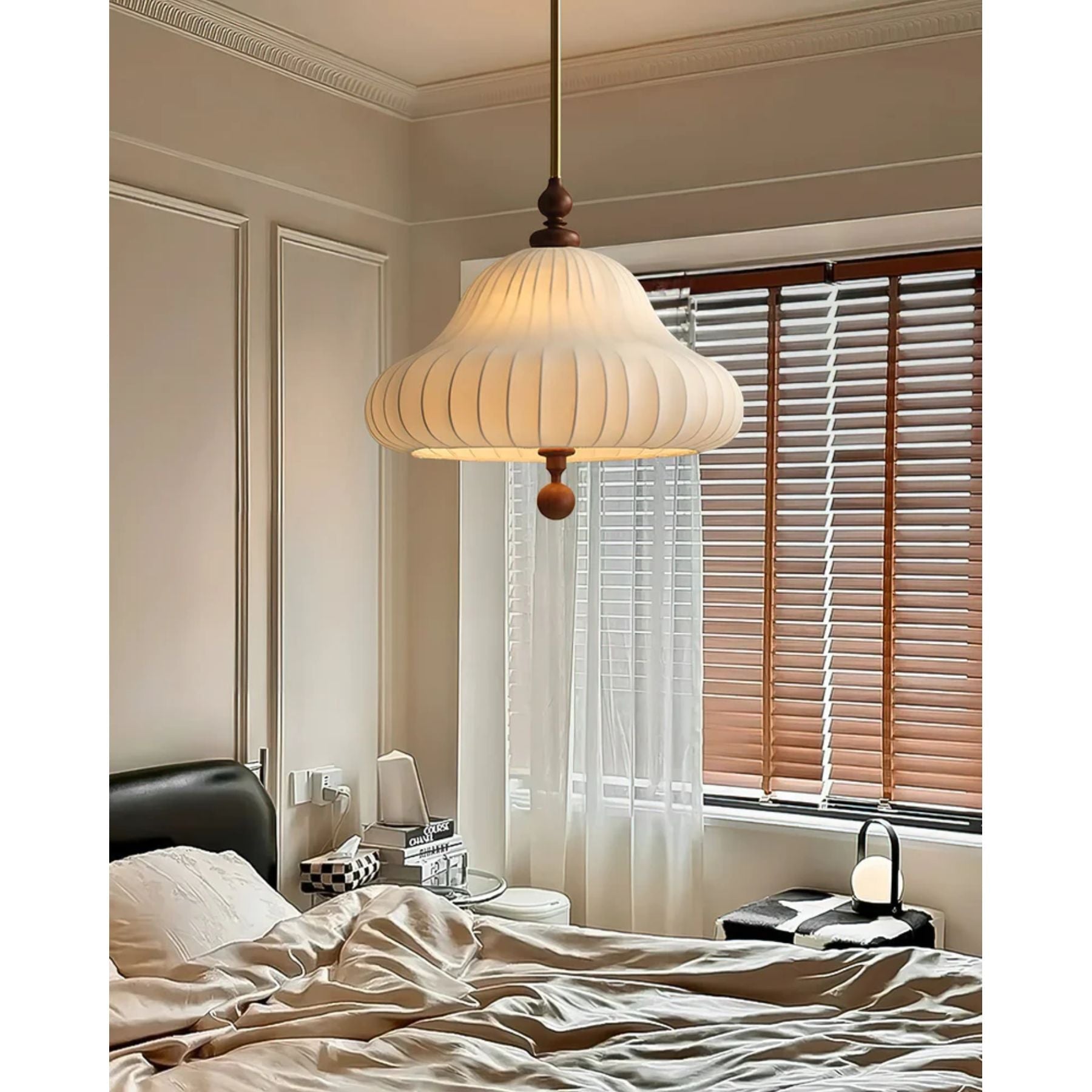 Lunaro Pendant Light