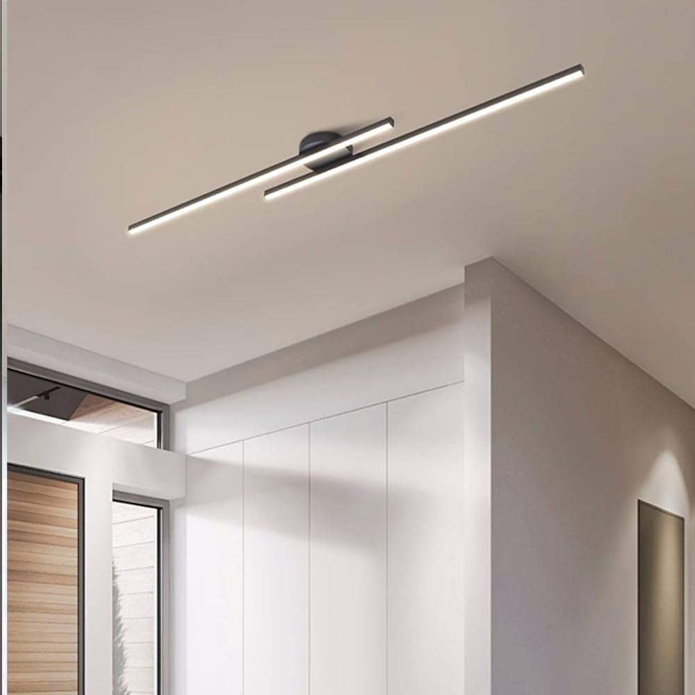 Longstrip Ceiling Light