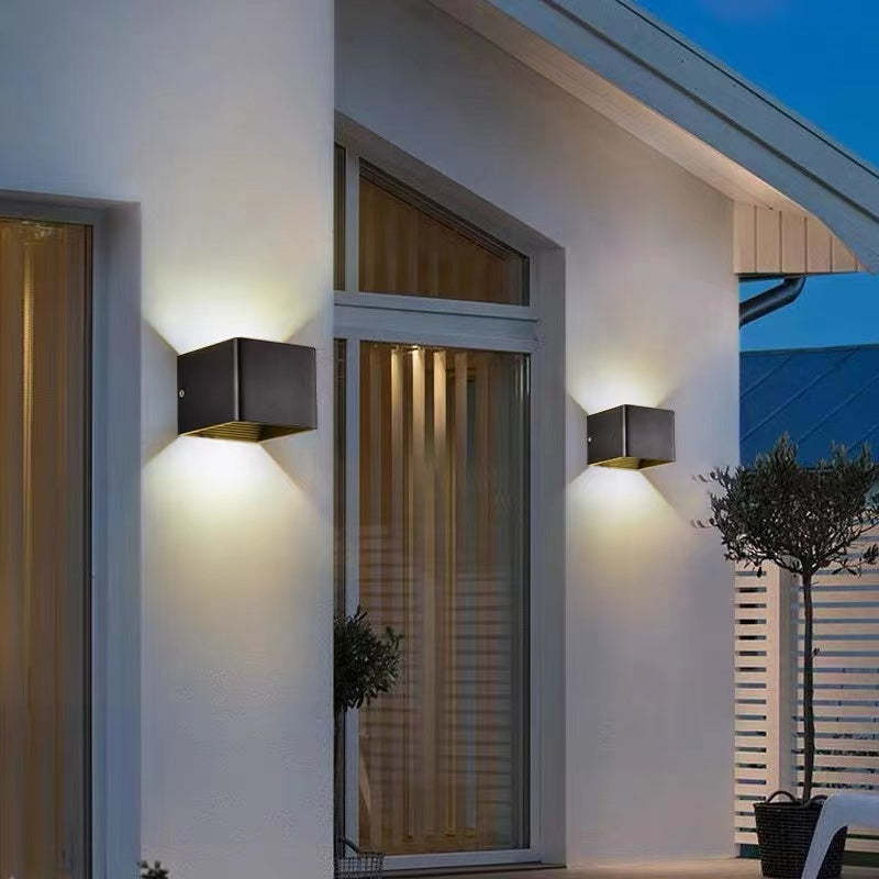 Tavey Outdoor Wall Light