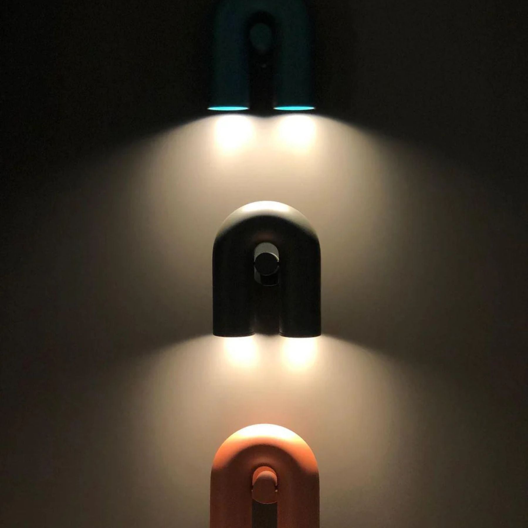 Kuben Wall Light