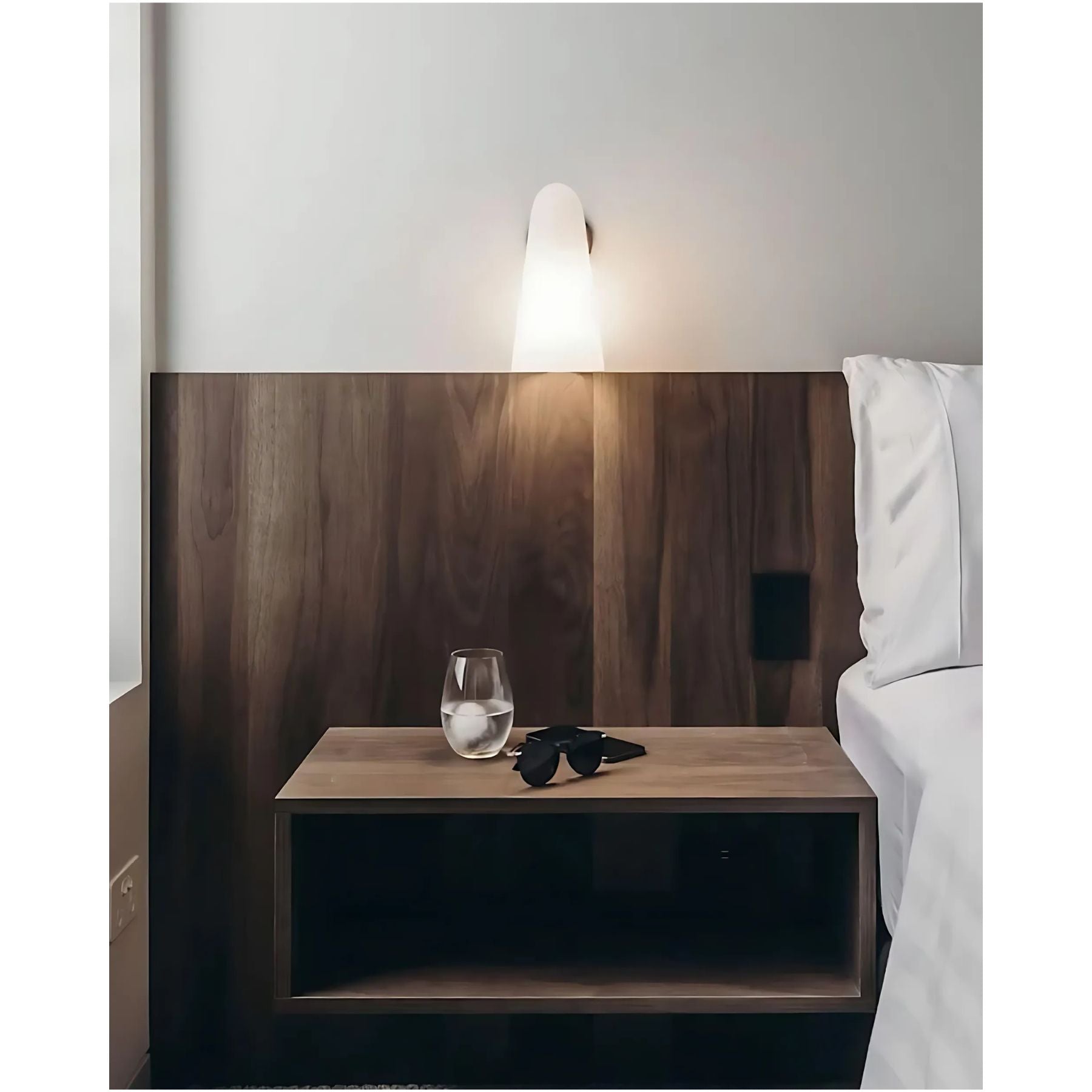 Conziza Glass Wall Light
