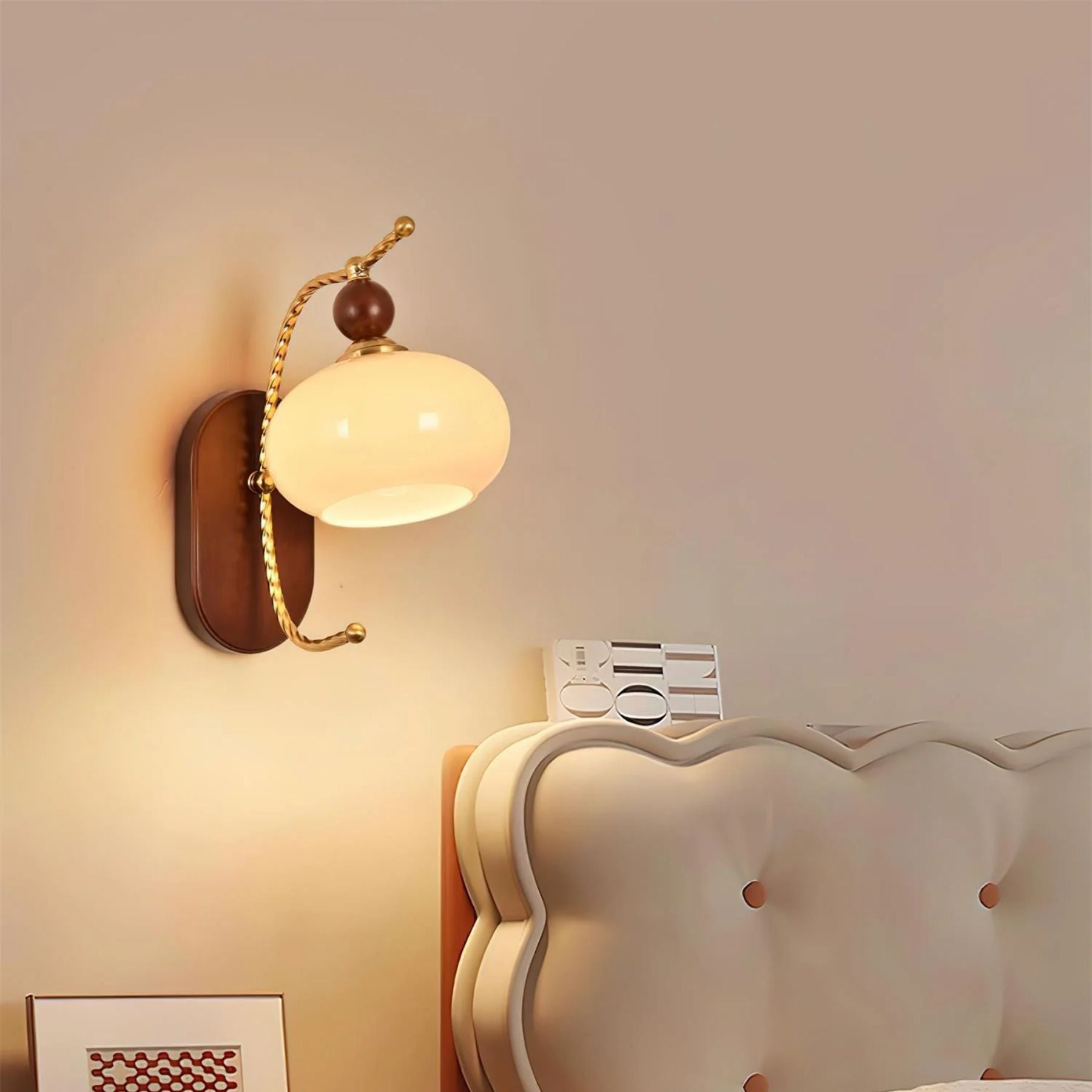 Vluro Arc Wall Light