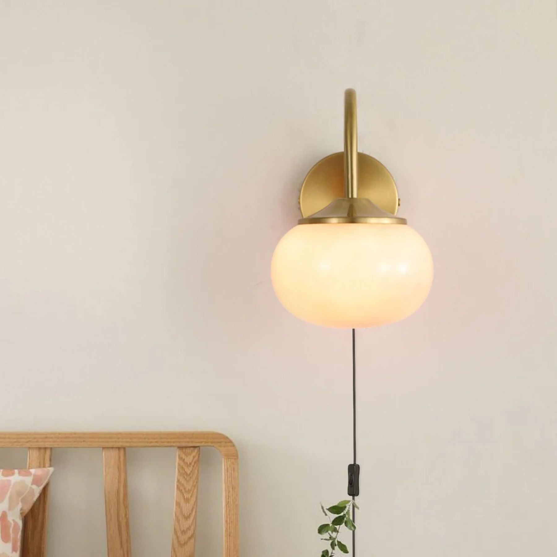 Yolina Wall Light