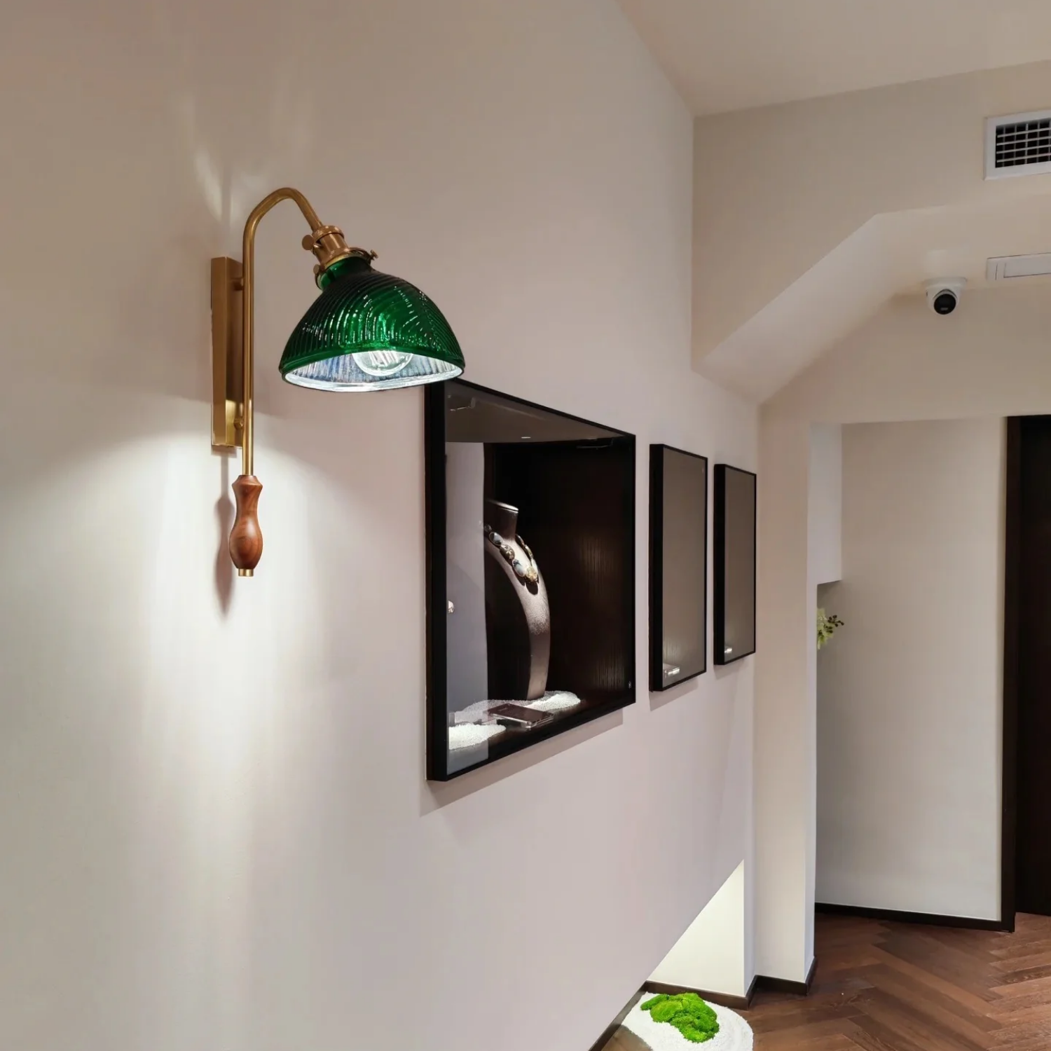 Entanisco Wall Light