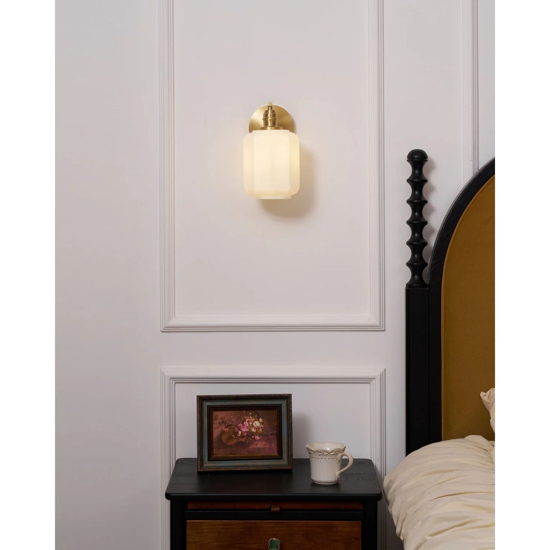 Henrus Wall Light