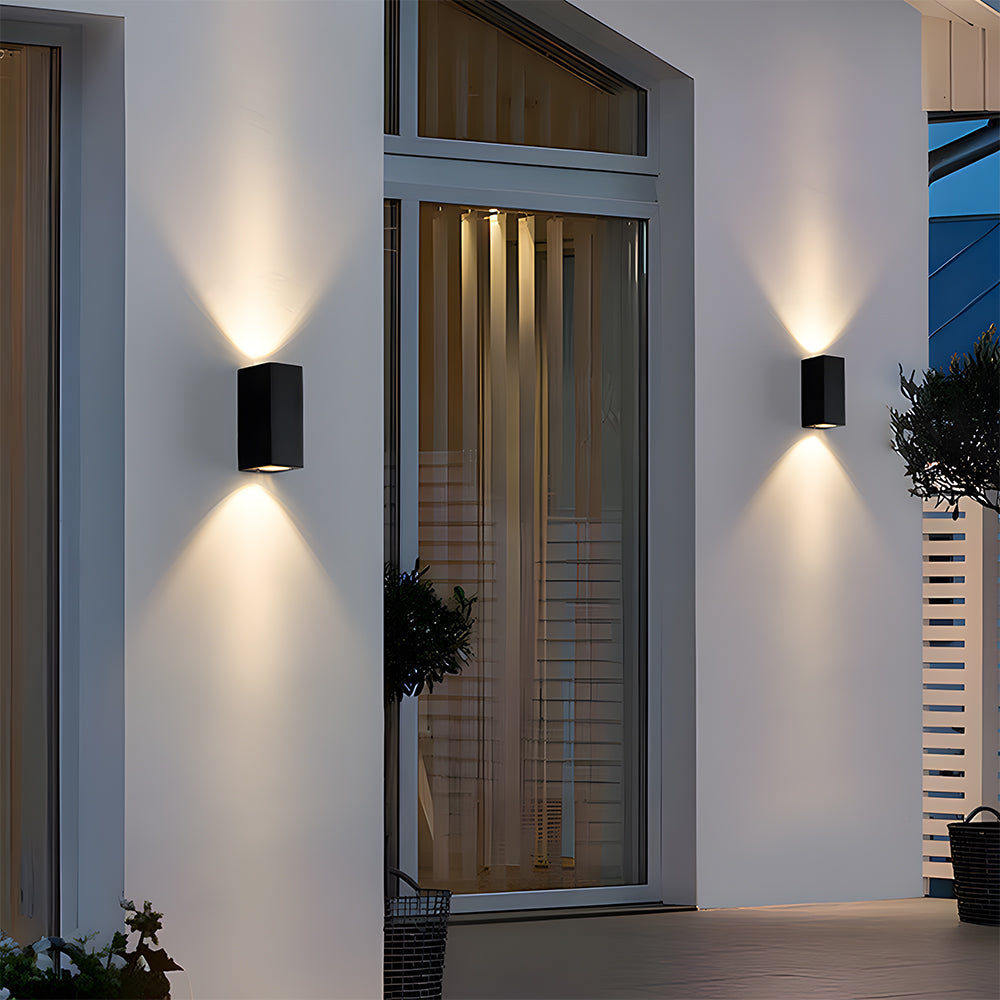 Lantivo Outdoor Wall Light