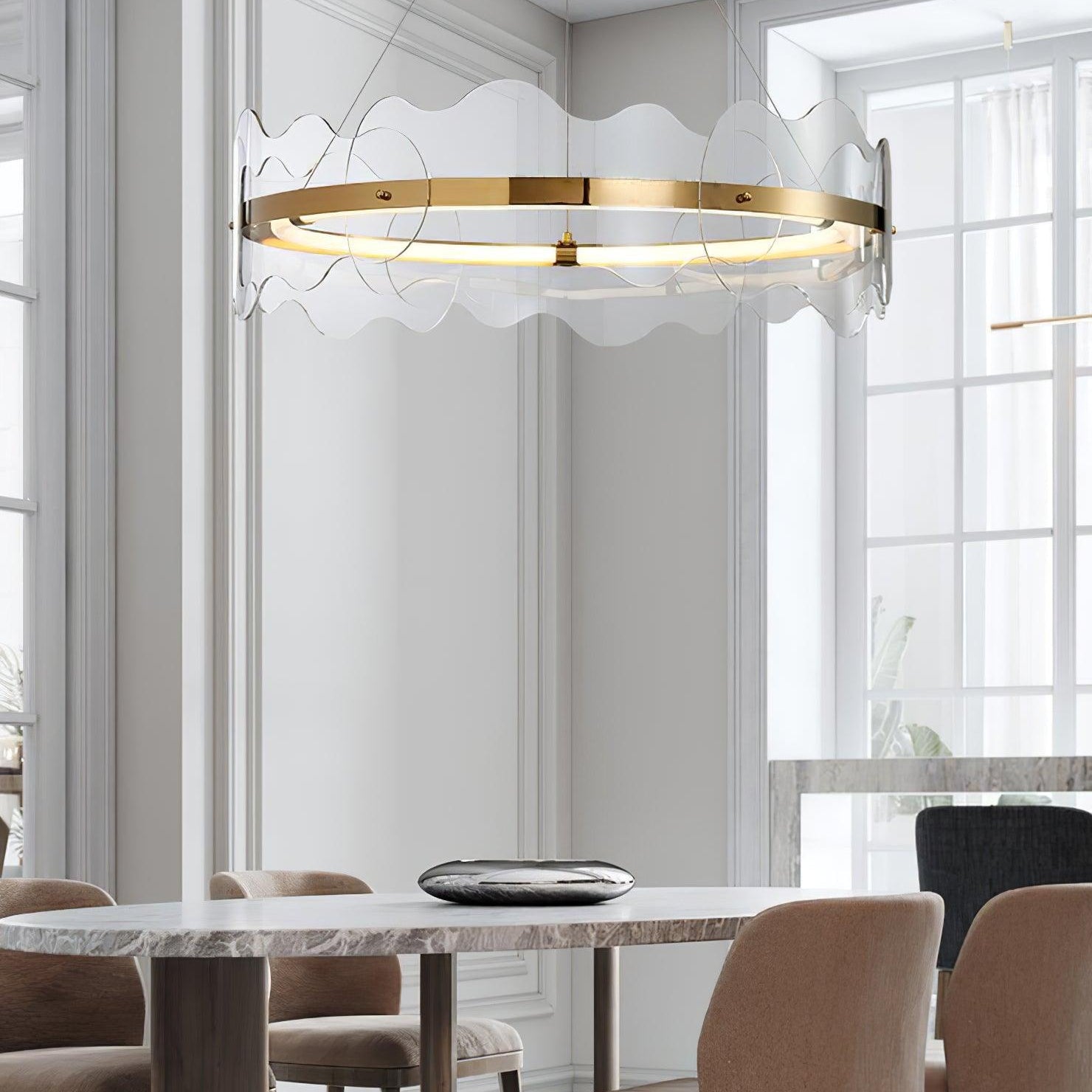 Acrylon Waved Pendant Light