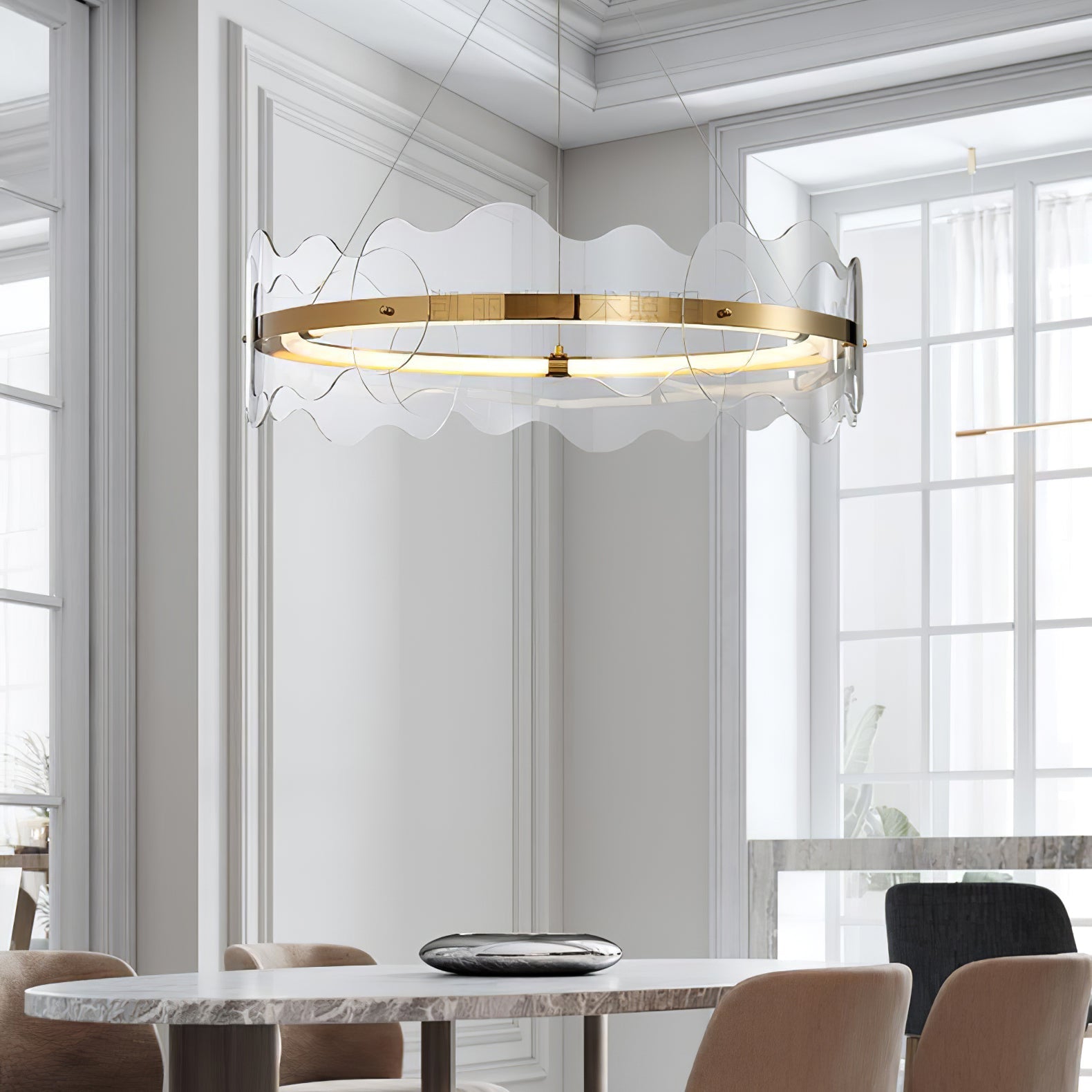 Acrylon Waved Pendant Light