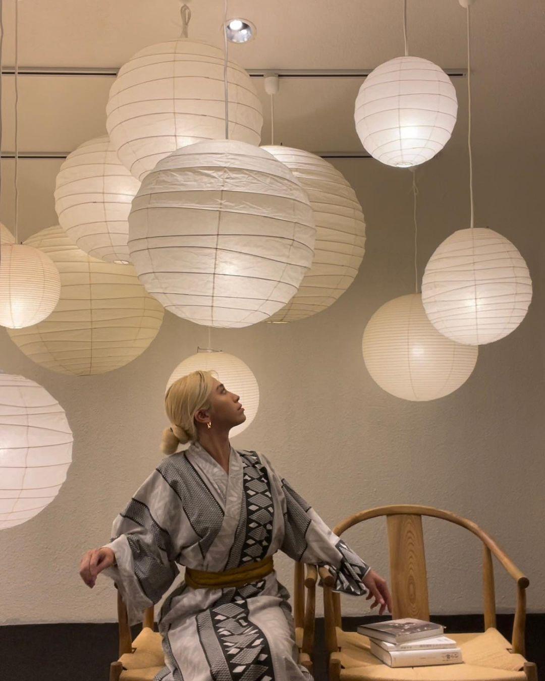 Yarmereia Paper Pendant Light