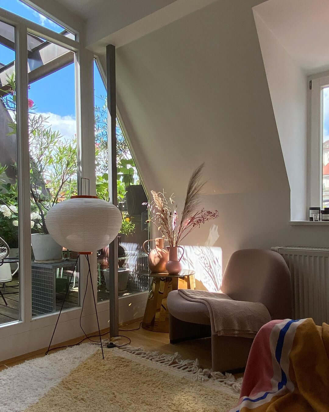 Yariaus Floor Lamp