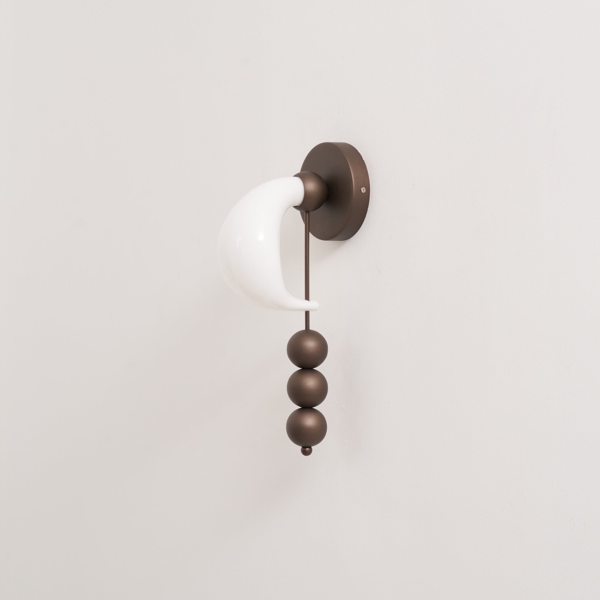 Relamis Wall Light