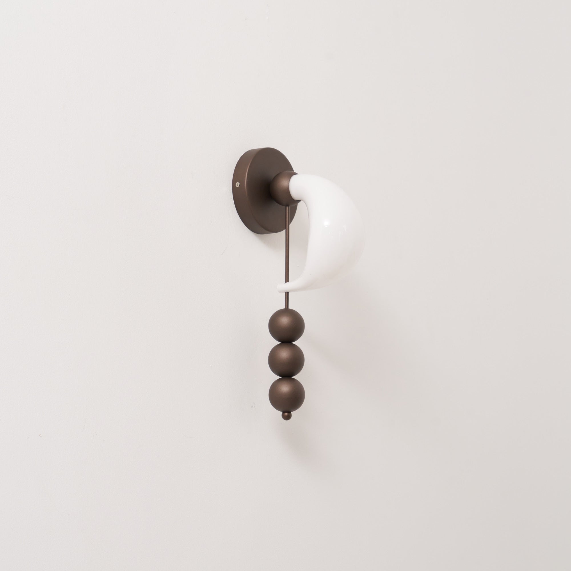 Relamis Wall Light