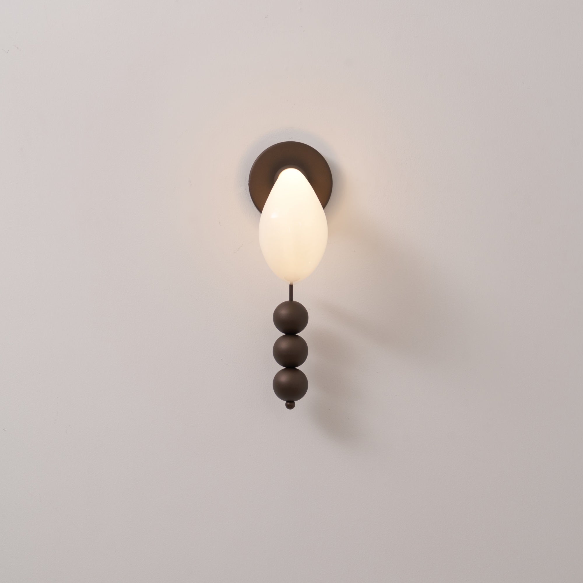 Relamis Wall Light