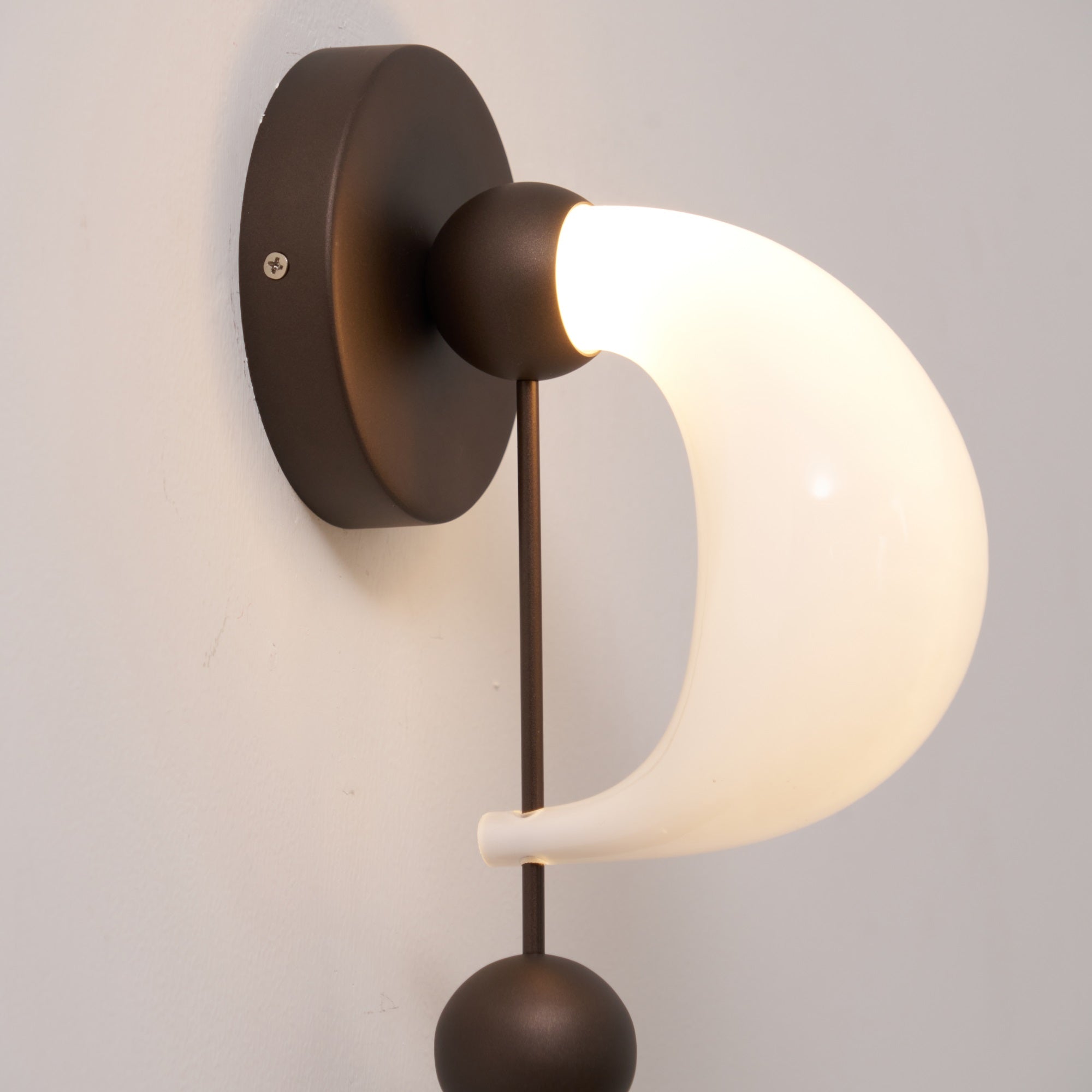 Relamis Wall Light