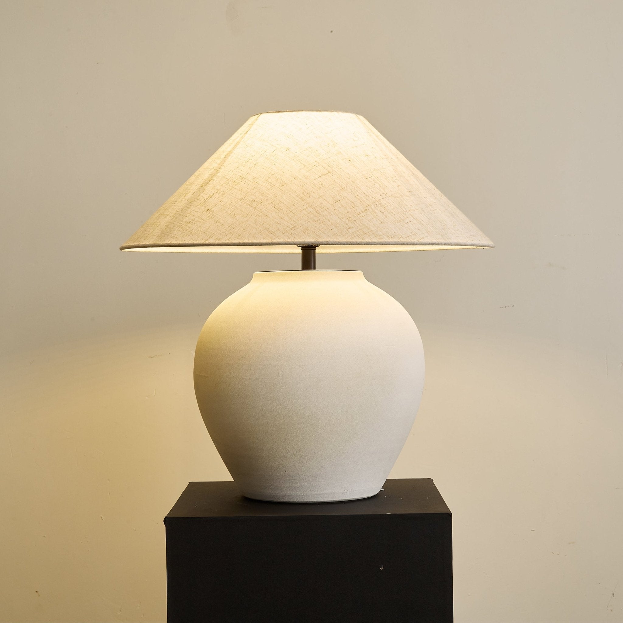 Amralev Table Lamp