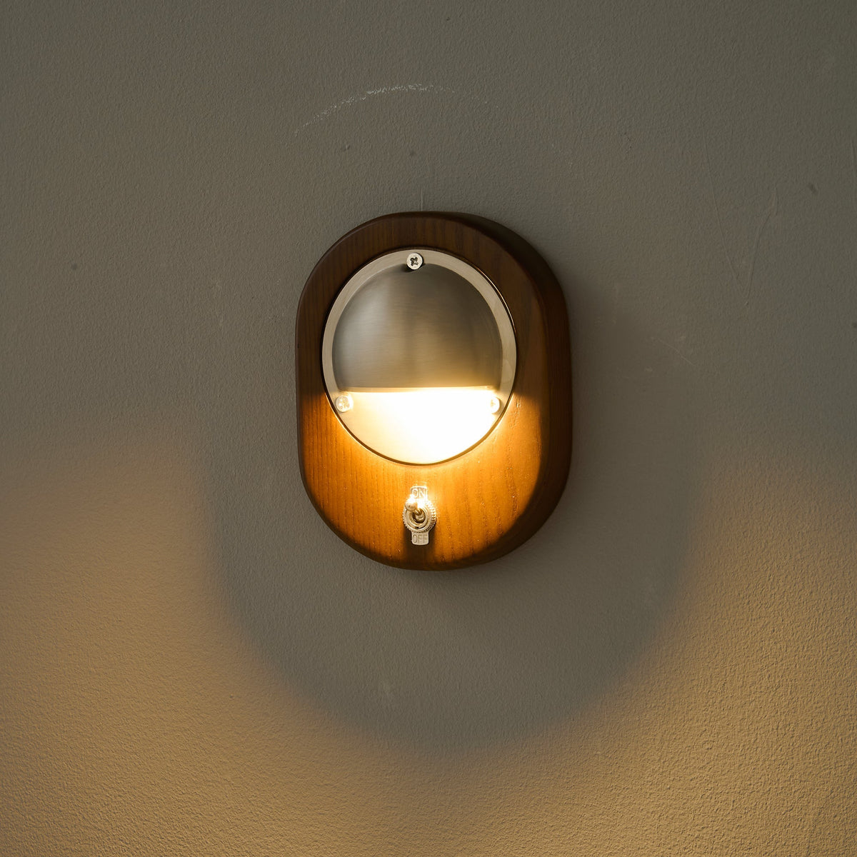 Dunor Wall Light