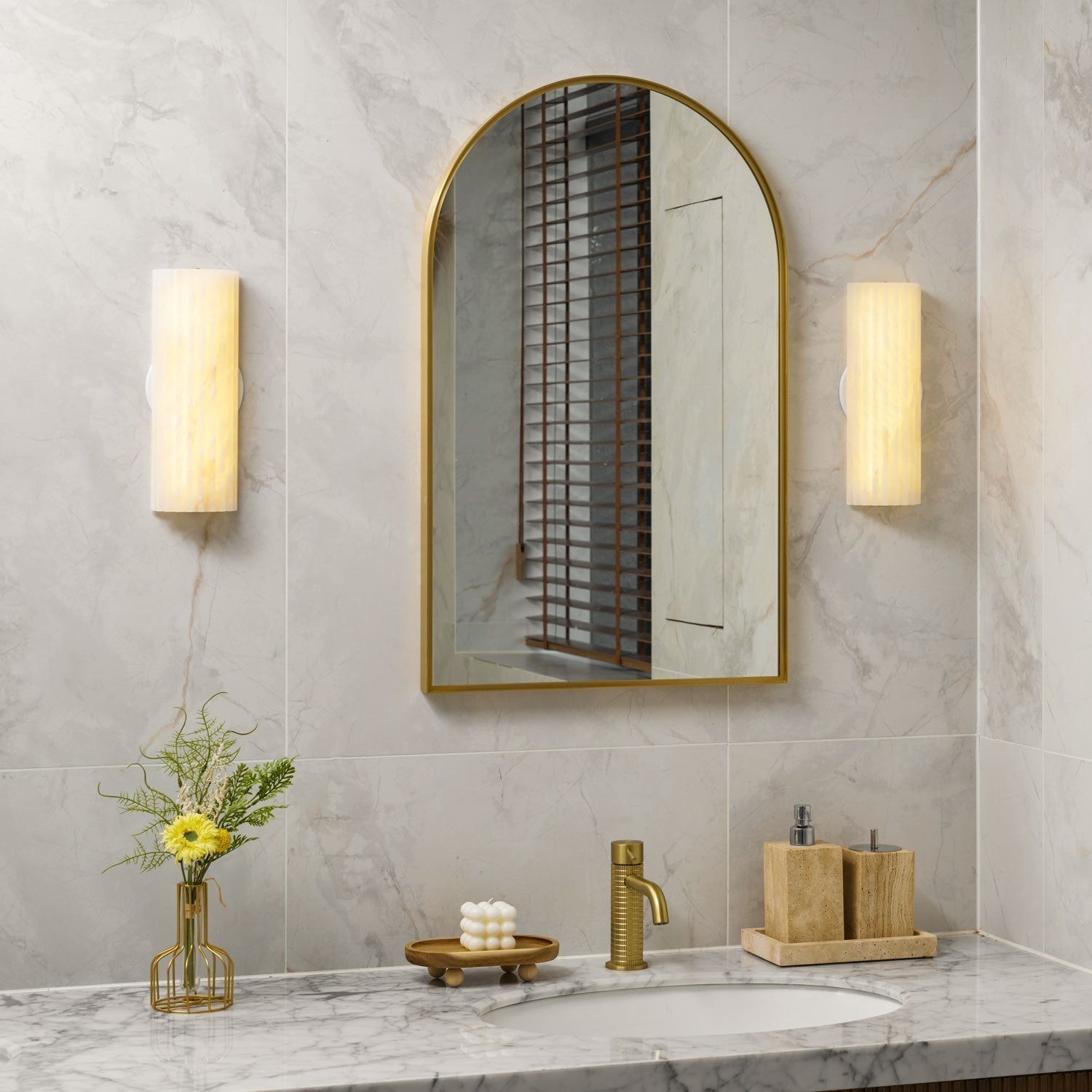 Quinon Wall Light