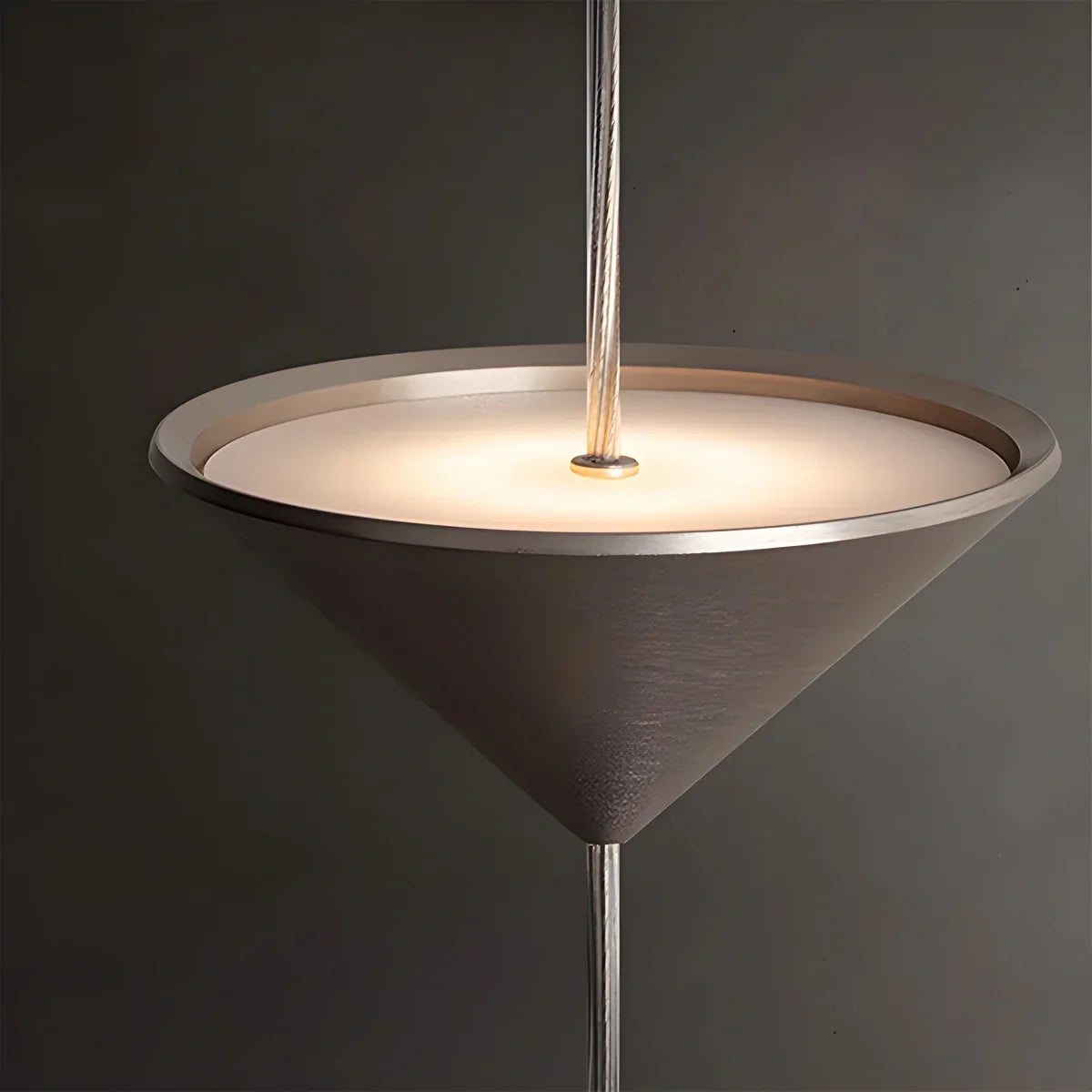 Oziller Floor to Ceiling Light