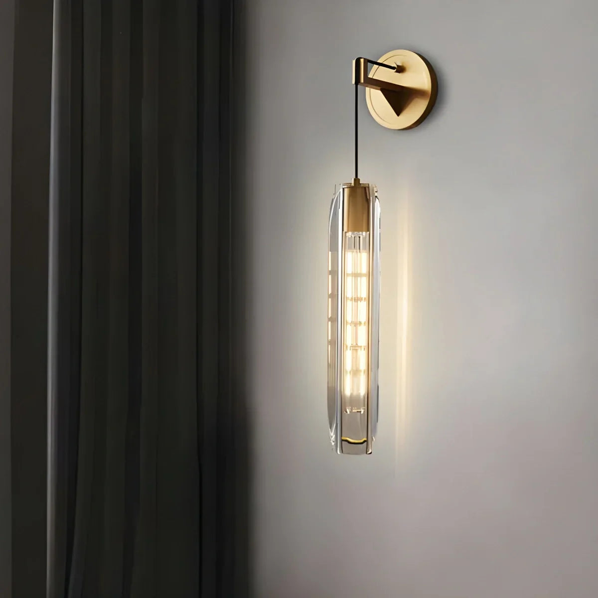 Noravi Wall Light