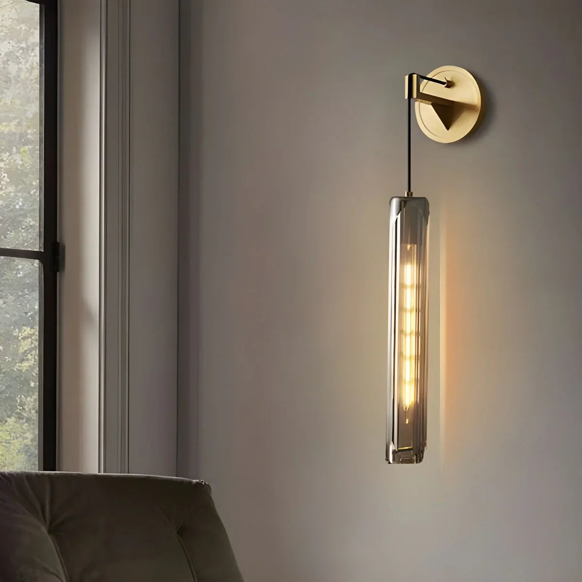 Noravi Wall Light