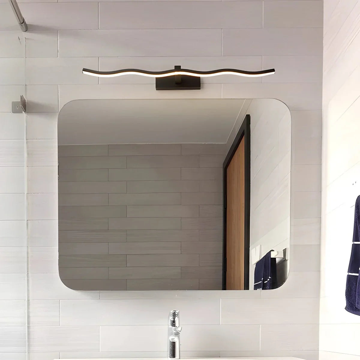 Vinaty Linear Wall Light