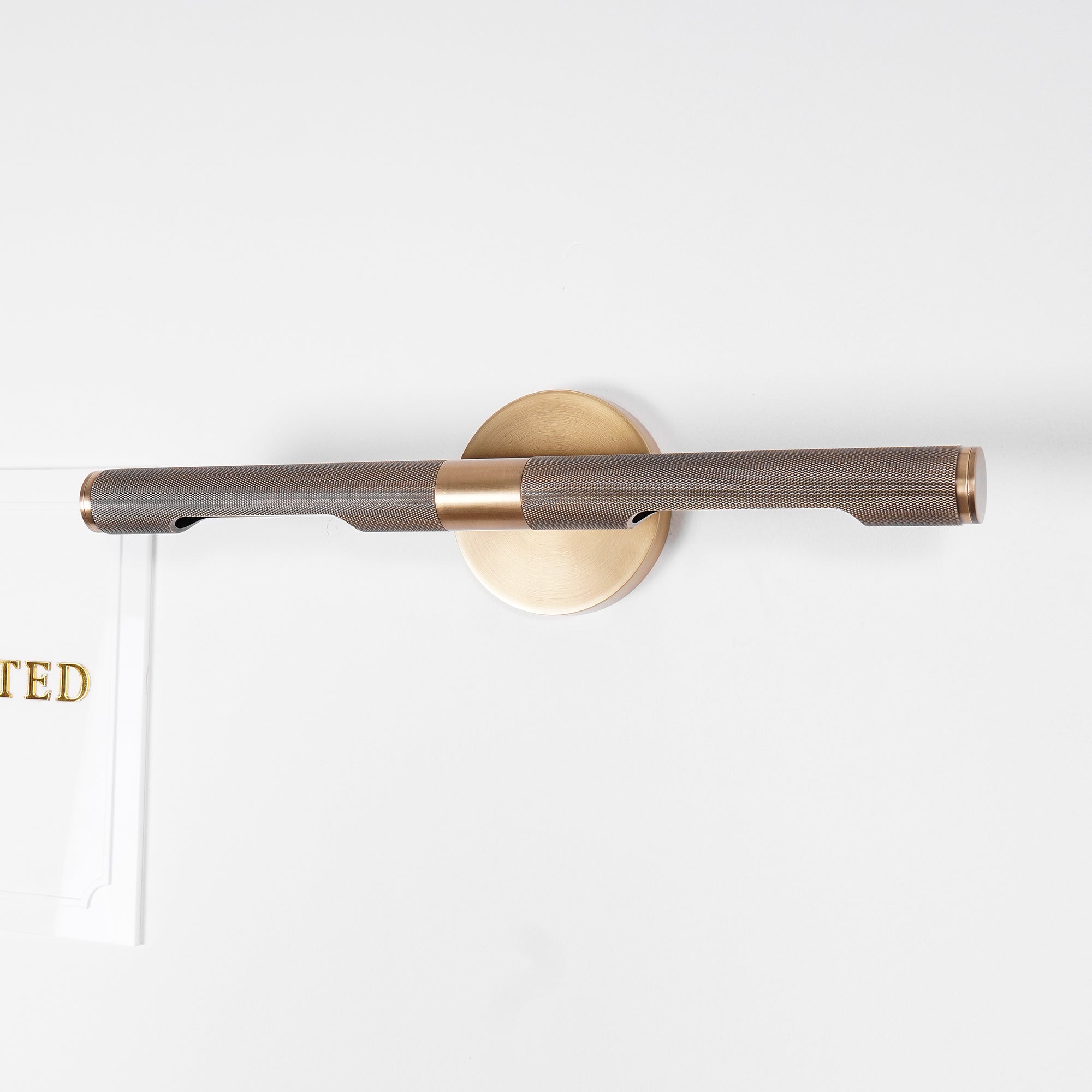 Qenzaro Wall Light