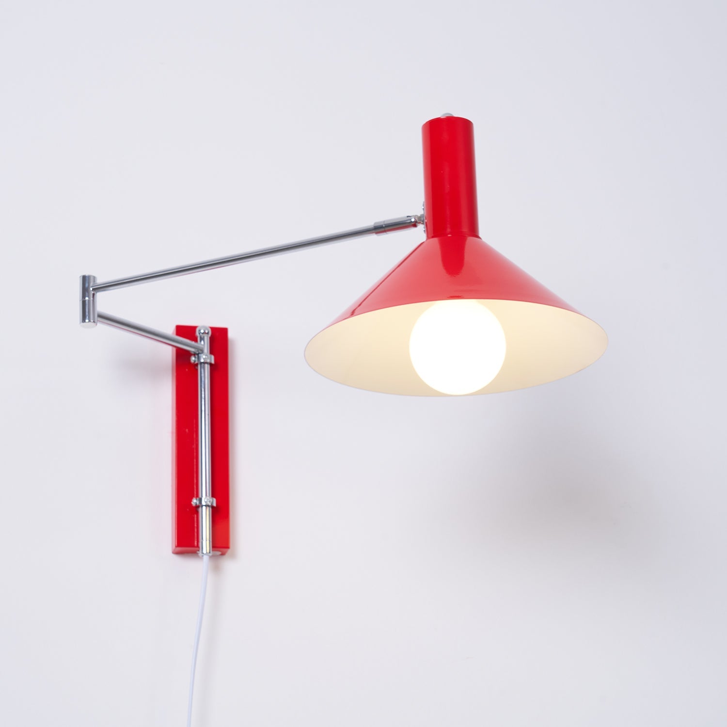 Silwellon Plug In Wall Light