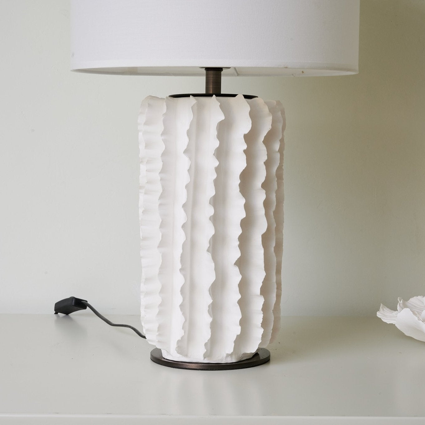 Yolensa Table Lamp