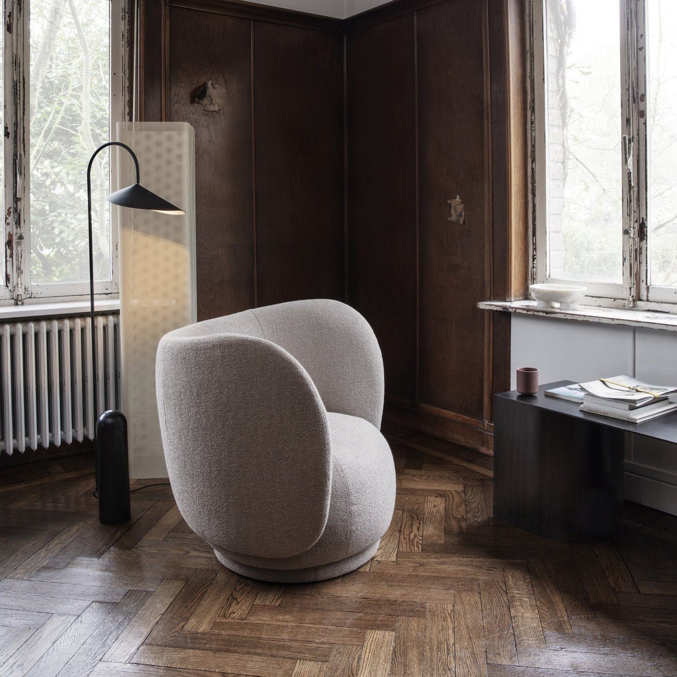 Arumce Floor Lamp